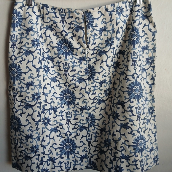 Ralph Lauren Blue and White Floral A-Line Skirt - Picture 4 of 11